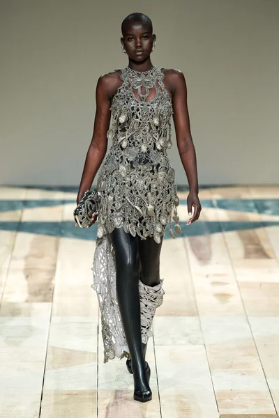 Look 44